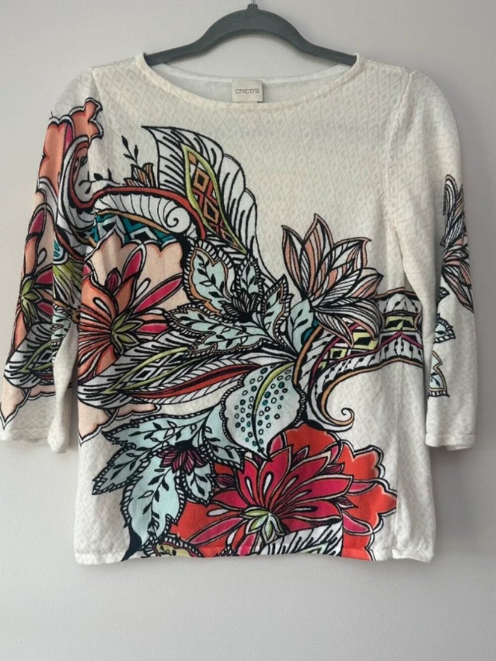 Chico’s Women’s Size 0 Ivory Floral Graphic 3/4 Sleeve Ramie Blend Sweater Top